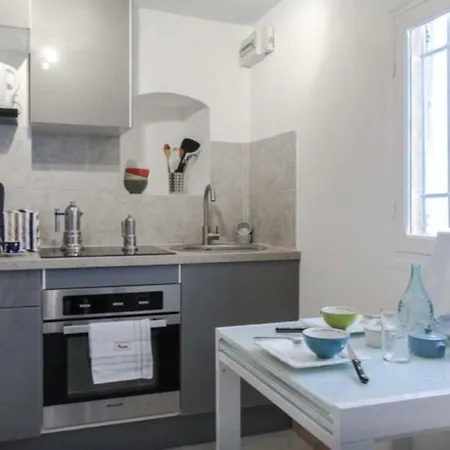 Vieil Cosy Close Everything Апартаменти