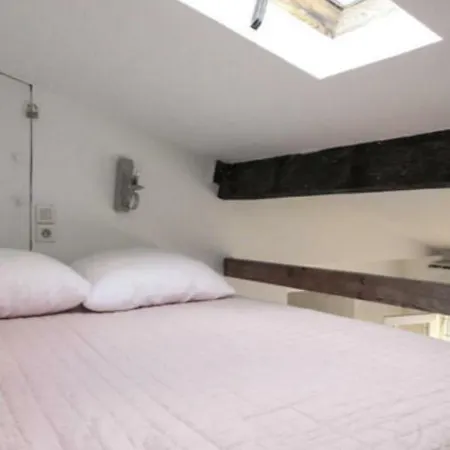 Vieil Cosy Close Everything 아파트 *